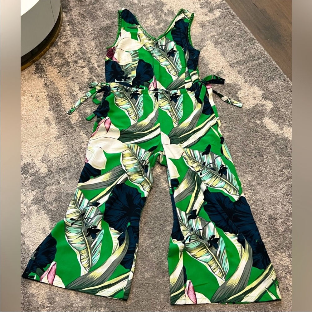 New w/o tag tropical floral pattern jumpsuit with embroidery and bow details